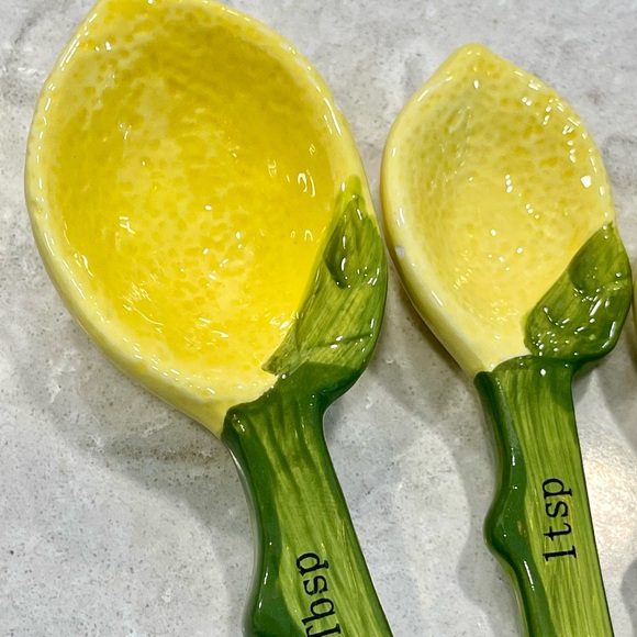 New Trendy Ceramic Lemon Measuring Spoons 4 pc set, great gifts for Any Occasion - Picture 5 of 7